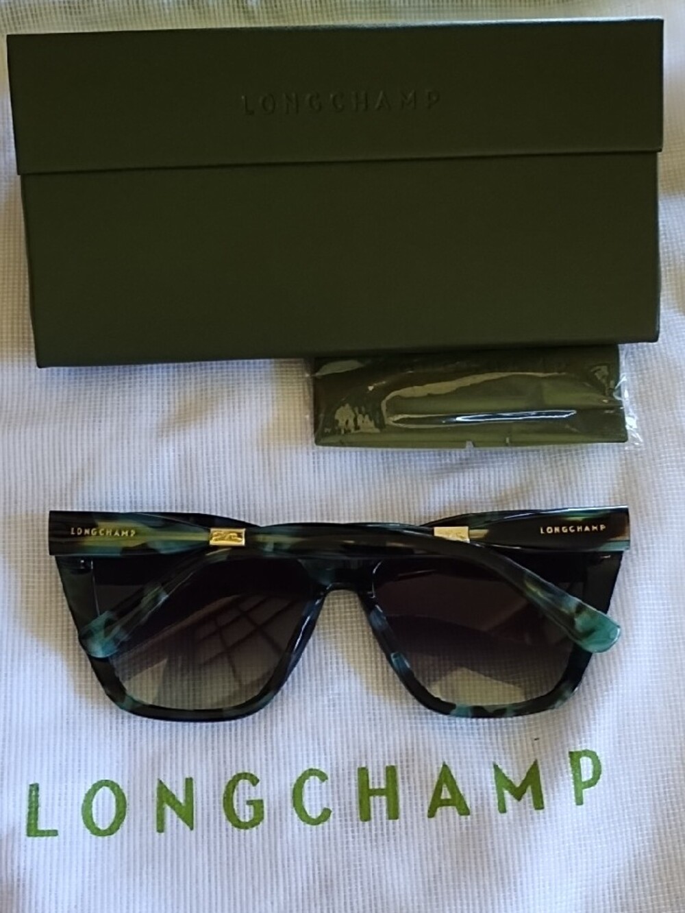 New Longchamp Green Tortoiseshell Cat-Eye Sunglasses with Gradient Lenses - Picture 2 of 4